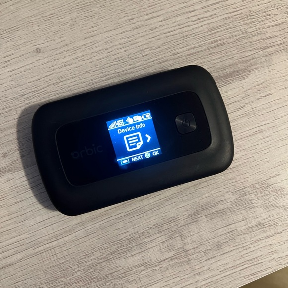 Verizon unlocked, black,smaller then a phone,portable - Picture 4 of 5